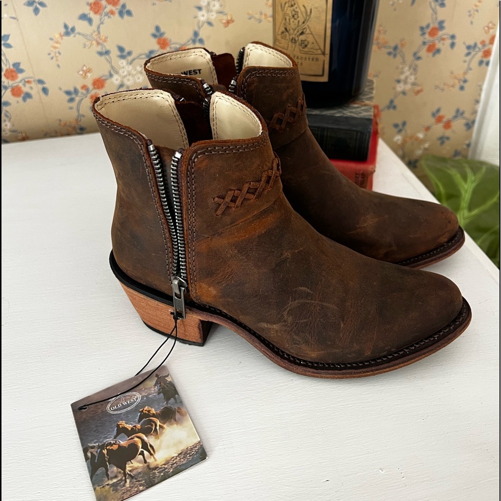 Girls boots